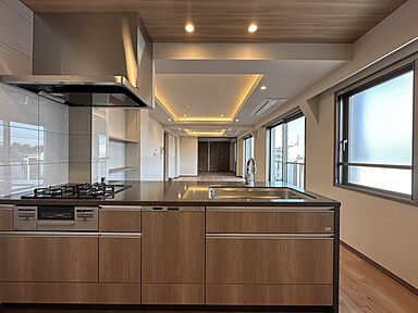 OZ's株式会社の施工事例「URBAN STYLE WOOD 木目を生かしたアーバンスタイル」の画像1