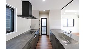 アラハウス(小野寺工務店)の施工事例「大きな窓から差し込む陽光 木の温かみを感じる空間」の画像1