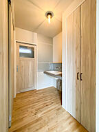 シンプルモダンスタイルの洗面所 アラハウス(小野寺工務店)の事例画像