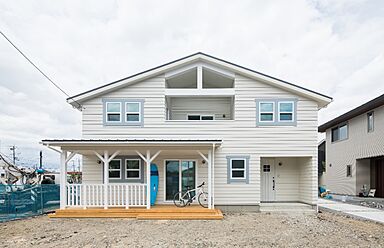 株式会社 前昌建設の施工事例「カバードポーチ×インナーバルコニー」の画像1