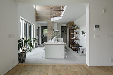 株式会社 前昌建設の施工事例「吹抜け×土間キッチンのある家」の画像