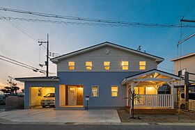 株式会社 前昌建設の施工事例「ビルトインガレージ×花ブロックインナーバルコニー」の画像1