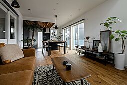 株式会社 前昌建設の施工事例「味わい深いカッコよさ。外壁はメンテナンス性にも優れたガルバリウム鋼板」の画像