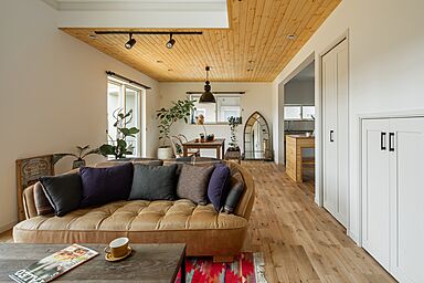 株式会社 前昌建設の施工事例「カリフォルニアスタイルカバードポーチのある家」の画像1