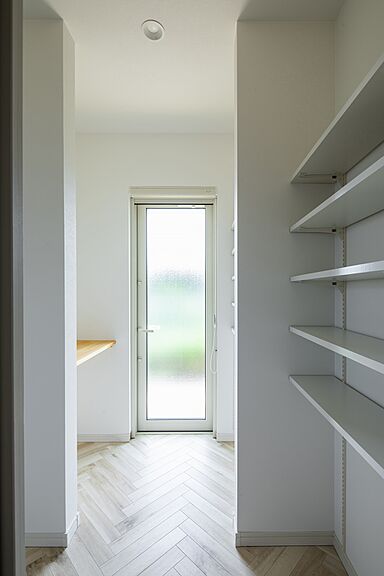 株式会社 前昌建設の施工事例「カリフォルニアスタイルカバードポーチのある家」の画像8