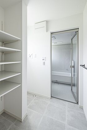 株式会社 前昌建設の施工事例「湖畔の街に建つカリフォルニアスタイルの家」の画像7