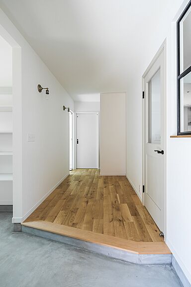 株式会社 前昌建設の施工事例「ガラスウォール×土間のある家」の画像8