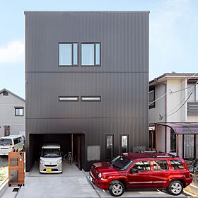 株式会社 前昌建設の施工事例「ガレージ×3階建ての家」の画像1