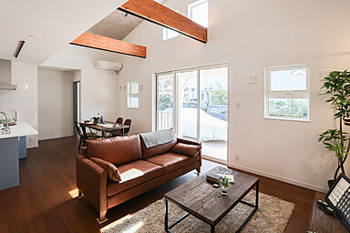 株式会社 前昌建設の施工事例「好きなものを詰め込んだこれぞTHEアメリカンハウス」の画像1