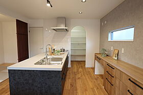 株式会社 前昌建設の施工事例「回遊同線抜群な家×お庭のある生活」の画像3