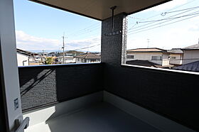 株式会社 前昌建設の施工事例「回遊同線抜群な家×お庭のある生活」の画像9