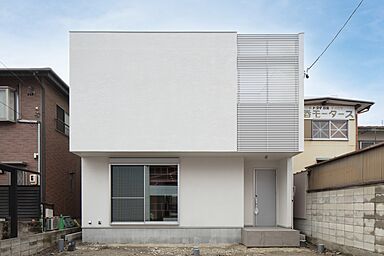 株式会社ウッドコンストラクションの施工事例「【中庭×ルーフバルコニー】鉄骨階段と中庭が印象的なセンターコートの家」の画像