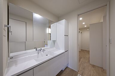 株式会社ウッドコンストラクションの施工事例「【自然素材×デザイン】将来を見据えた間取りとメンテナンスを考えた外観のデザイン」の画像9