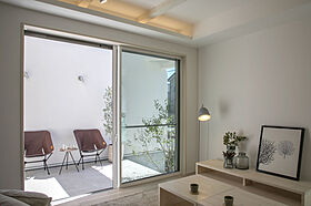 株式会社ウッドコンストラクションの施工事例「【中庭×自然素材】国産ひのきで作るウッドフレンズの注文住宅。中庭のある暮らし」の画像3