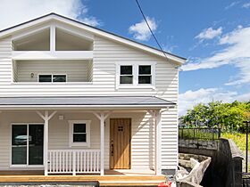 マシュハウス株式会社の施工事例「インナーバルコニーのあるカリフォルニアスタイルのお家」のメイン画像