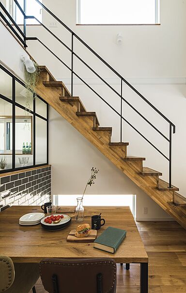 マシュハウス株式会社の施工事例「ブラックタイル×ガラスウォールの家」の画像3