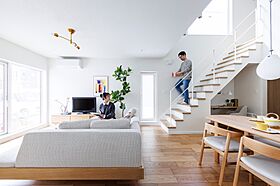 株式会社ロゴスホーム(宇都宮)の施工事例「インテリアが主役の、いまを楽しみ飾る家」のメイン画像