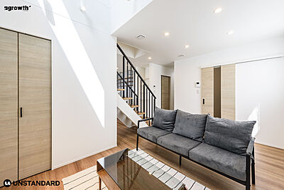 シンプルモダンスタイルのリビング 株式会社丸高 住宅営業課の事例画像