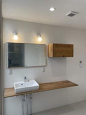 タノ・カーサ シンプルノート天草 リラシオネスbyカネマツの施工事例「明るく開放的な白の平屋二世帯住宅」の画像5