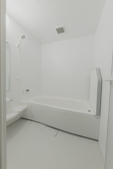 タノ・カーサ シンプルノート天草 リラシオネスbyカネマツの施工事例「黒と白のコントラストが映える、機能美あふれる家」の画像5