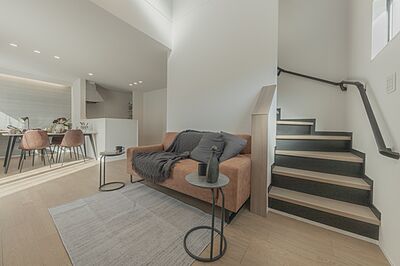 シンプルモダンスタイルのリビング タノ・カーサ シンプルノート天草 リラシオネスbyカネマツの事例画像