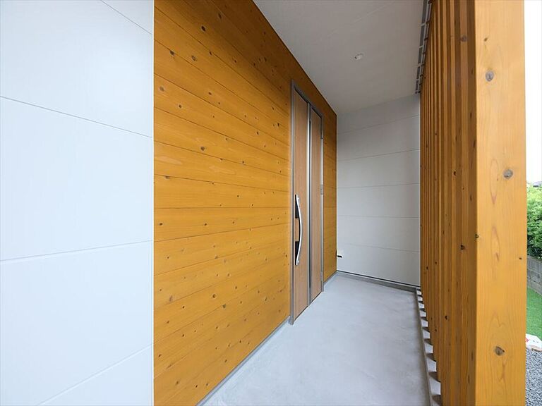 おばま工務店の公式画像_玄関2