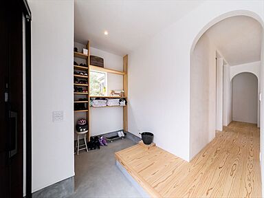 おばま工務店の施工事例「桜島が見える土間のある家」の画像2