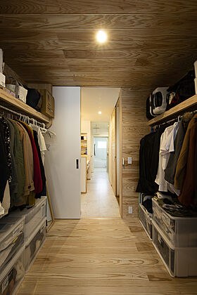 おばま工務店の施工事例「暮らしやすさに遊び心をプラス 家族の夢が詰まった天然素材の家」の画像10