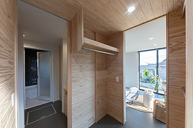 おばま工務店の施工事例「家の半分がガレージ!男のロマンを詰め込んだセカンドハウス」の画像9