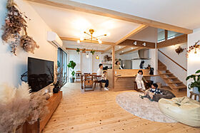 おばま工務店の施工事例「家中に喜びを共有できる場所がある木の住まい」のメイン画像