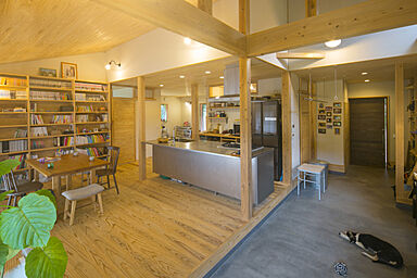 おばま工務店の施工事例「里山で季節の移ろいを感じながら暮らす住まい」の画像1