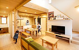 おばま工務店の施工事例「祖父の想いが宿る木と上質な自然素材でつくる 年中快適な我が家」の画像