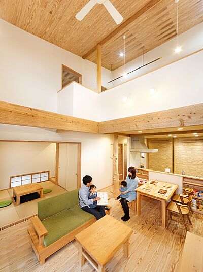 木の家スタイルのリビング おばま工務店の事例画像