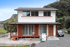 おばま工務店の施工事例「四季を感じながら自由に暮らす 穏やかでのびやかなオープンハウス」のメイン画像