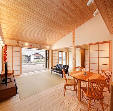 おばま工務店の施工事例「実家の木の温もりと和の空間づくりで、安らぎが満ちる平屋住宅」の画像2