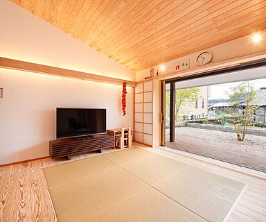 おばま工務店の施工事例「実家の木の温もりと和の空間づくりで、安らぎが満ちる平屋住宅」の画像7