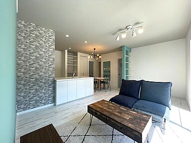 キャンディハウスの施工事例「【ブルー×ホワイト】自宅サロンのあるお家」の画像