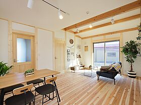 キャンディハウスの施工事例「シンプルでオシャレに暮らす 自然素材に囲まれた平屋のスローライフ」の画像2