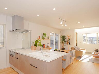 キャンディハウスの施工事例「スタイリッシュな外観が目を引くコンパクトハウス」の画像2