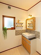 カフェスタイルの洗面所 キャンディハウスの事例画像