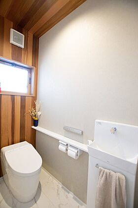 タカシンホームの施工事例「敷地50坪超!子どもたちと遊べる庭とデッキのある住まい/広島県 F様邸」の画像5