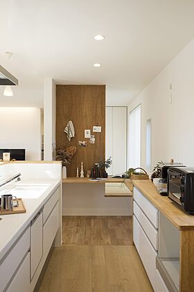 株式会社 昭栄建設の施工事例「理想の回遊動線が実現した『神間取り』の家」の画像4