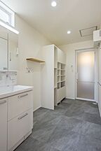 和風・和モダンスタイルの洗面所 株式会社 昭栄建設の事例画像