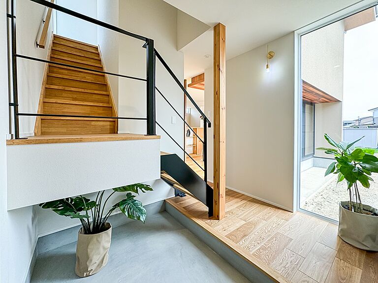 株式会社 昭栄建設の公式画像_玄関3