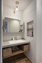 シンプルモダンスタイルの洗面所 株式会社 昭栄建設の事例画像