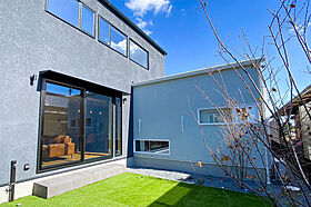 株式会社 昭栄建設の施工事例「かわいいお店があるおうち」のメイン画像