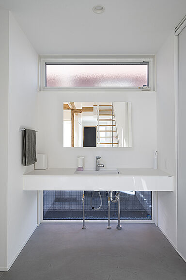 株式会社 昭栄建設の施工事例「モールテックスと木が調和するほぼ平屋の家」の画像8