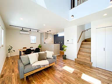 株式会社 昭栄建設の施工事例「インナーバイクガレージのある家」の画像3