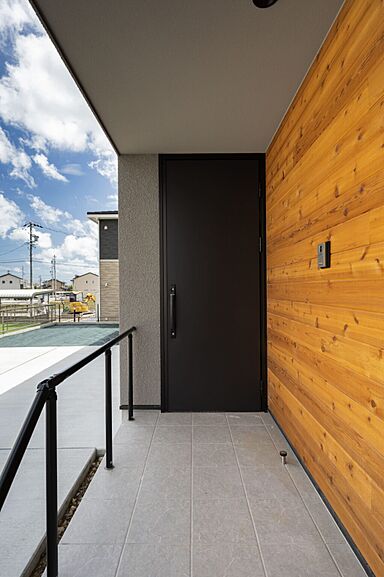 株式会社 昭栄建設の施工事例「ダウンフロアがオシャレな平屋のお家」の画像1