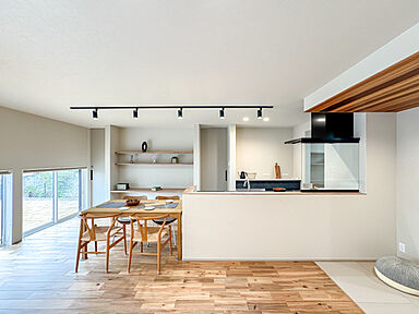 株式会社 昭栄建設の施工事例「建築家と叶えた28坪の平屋」の画像2